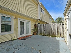 2907 Barrington Ln in Charleston, SC - Foto de edificio - Building Photo