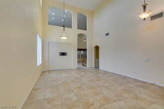 10800 Canisteo St in Las Vegas, NV - Foto de edificio - Building Photo