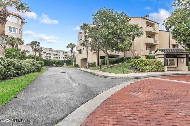 property at 823 Spinnakers Reach Dr