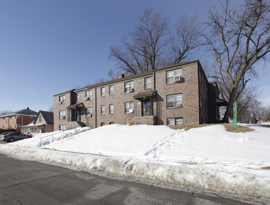 Carthage Apartments in Omaha, NE - Building Photo