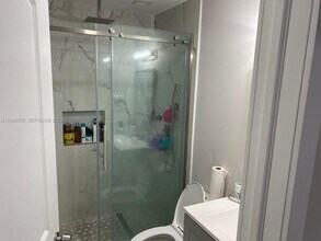 342 E 46th St in Hialeah, FL - Building Photo - Building Photo