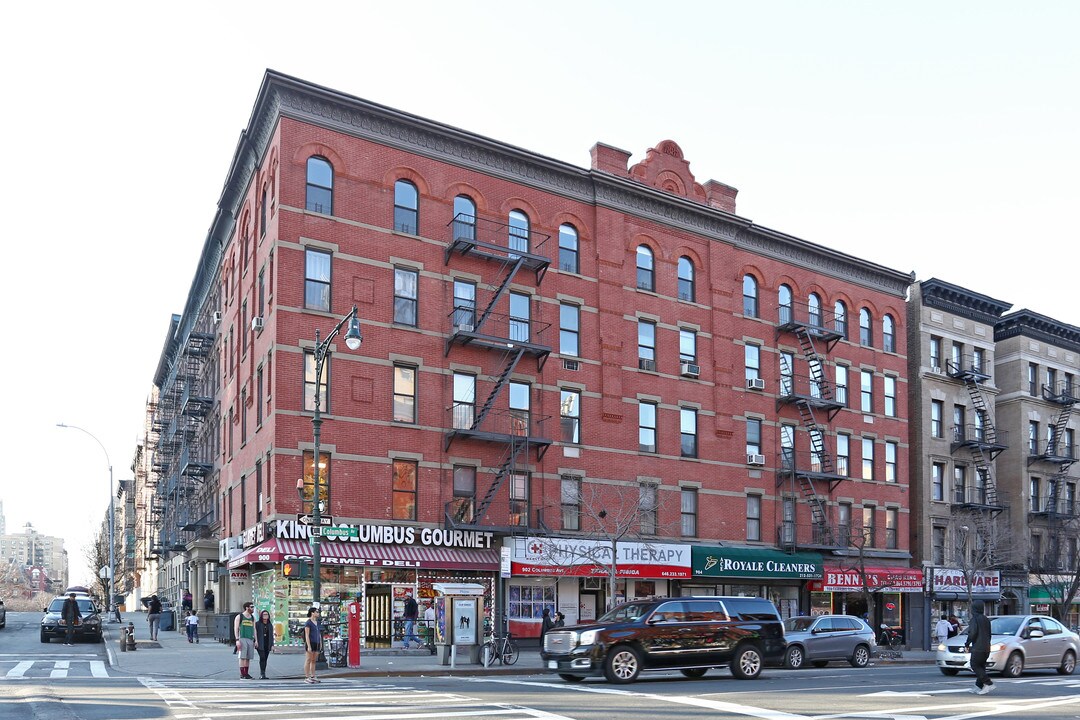 101 W 104th St in New York, NY - Building Photo