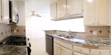 11020 Hesby St in Los Angeles, CA - Building Photo - Building Photo