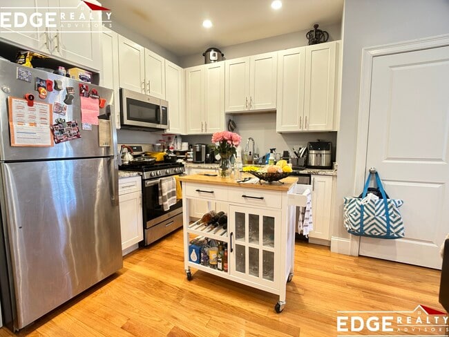 12 Islington St, Unit 1 in Boston, MA - Foto de edificio - Building Photo