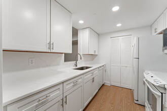 1530 Key Blvd, Unit 1009 in Arlington, VA - Foto de edificio - Building Photo