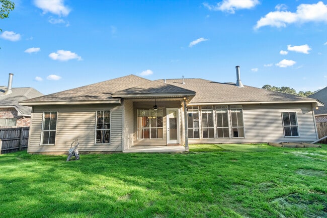 405 Highland Oaks S in Madisonville, LA - Building Photo - Building Photo
