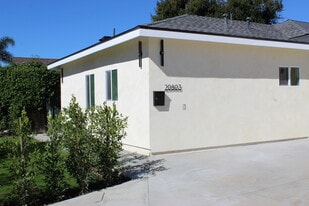 20803 Bassett St in Los Angeles, CA - Building Photo