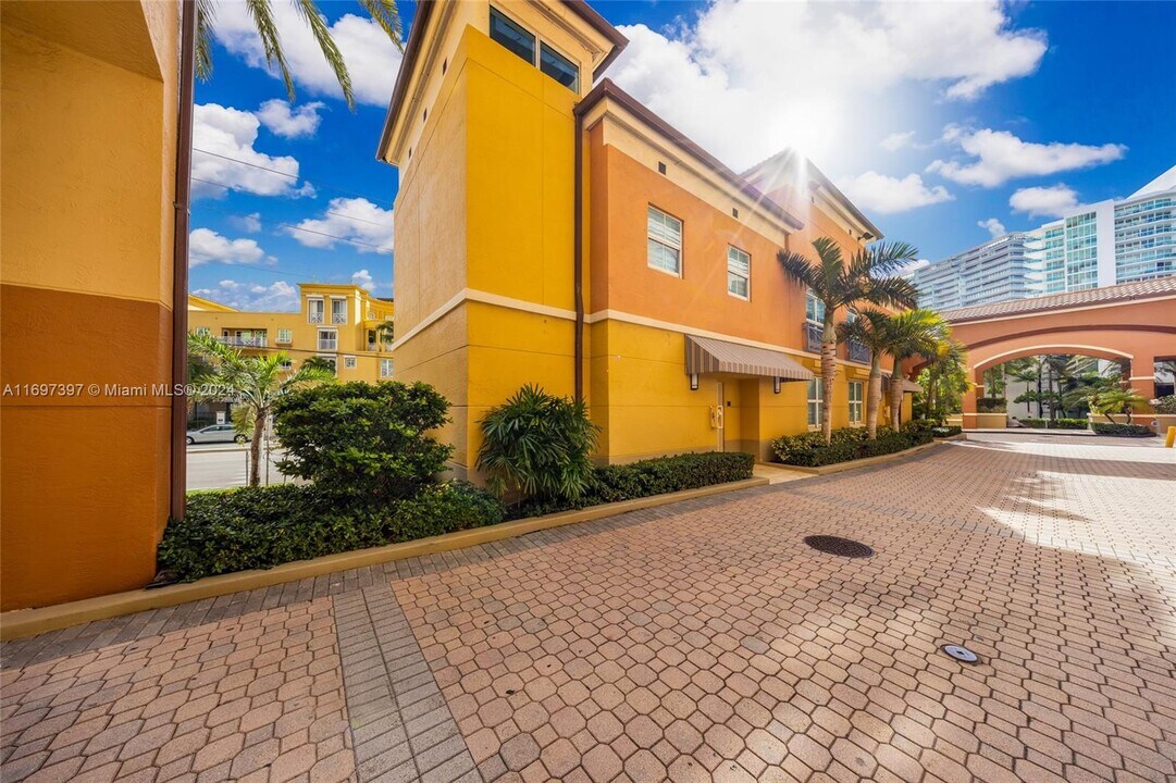 90 Alton Rd in Miami Beach, FL - Foto de edificio