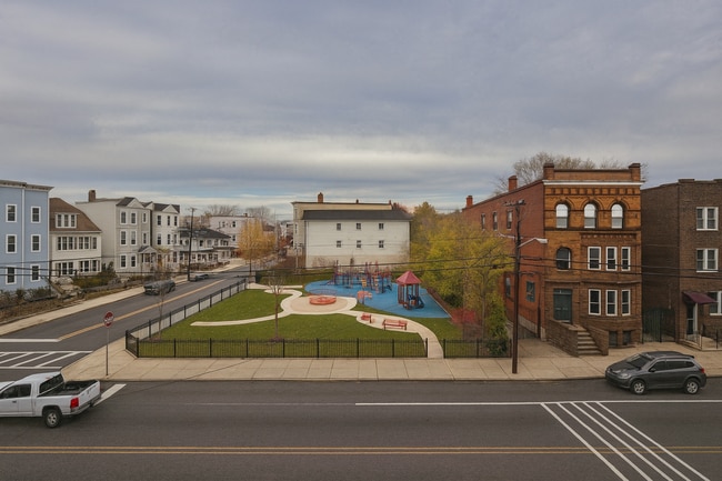 156 Ridgewood Ave in Newark, NJ - Building Photo - Building Photo