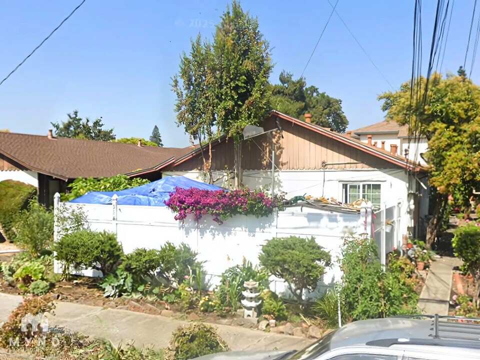 538 Madison Ave in Redwood City, CA - Building Photo