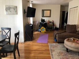 102 Gainsborough St, Unit 105 in Boston, MA - Building Photo