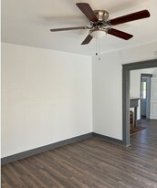 2260 Hemphill St in Fort Worth, TX - Building Photo - Building Photo