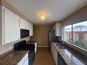 4172 Baycliff Way in Oceanside, CA - Building Photo - Building Photo