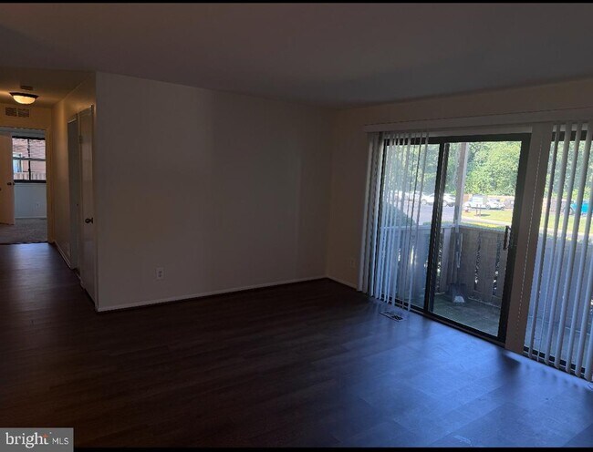 1001 Woodhollow Dr in Evesham, NJ - Building Photo - Building Photo