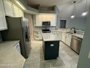 9339 Whisper Glen Dr in Jacksonville, FL - Building Photo - Building Photo