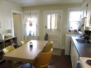 43 Rich St, Unit B in Waltham, MA - Building Photo - Building Photo