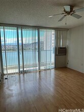 3009 Ala Makahala Pl in Honolulu, HI - Building Photo - Building Photo