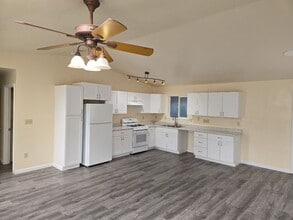 344 Highland Ave in Eureka, CA - Building Photo - Building Photo