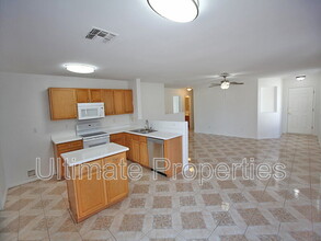 6502 W Elwood St in Phoenix, AZ - Building Photo - Building Photo
