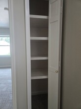 1516 Deer Lake Dr in Lexington, KY - Foto de edificio - Building Photo