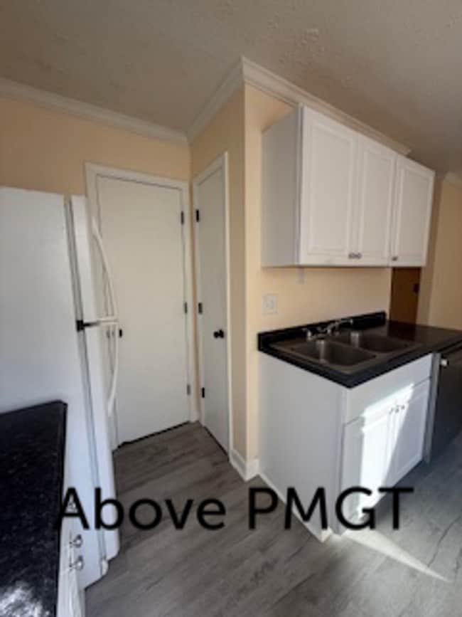 323 E Blackstock Rd in Spartanburg, SC - Building Photo - Building Photo