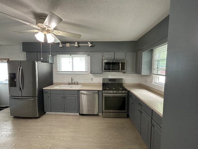 1162 Belleview Dr in Erie, PA - Building Photo - Building Photo