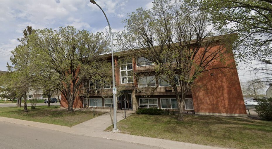 Alpine Villa in Regina, SK - Building Photo