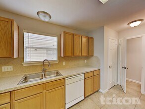 6738 Catarina Cir in Houston, TX - Building Photo - Building Photo