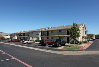 Centerville Crossing in Garland, TX - Foto de edificio - Building Photo