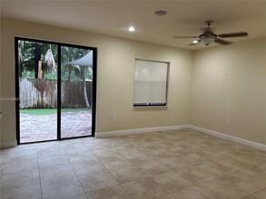 9983 NW 89th Terrace in Doral, FL - Building Photo - Building Photo