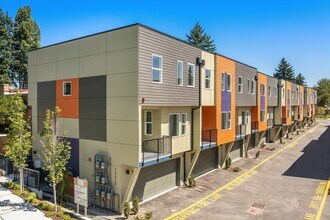 15610 8th Ave SW in Burien, WA - Building Photo - Building Photo