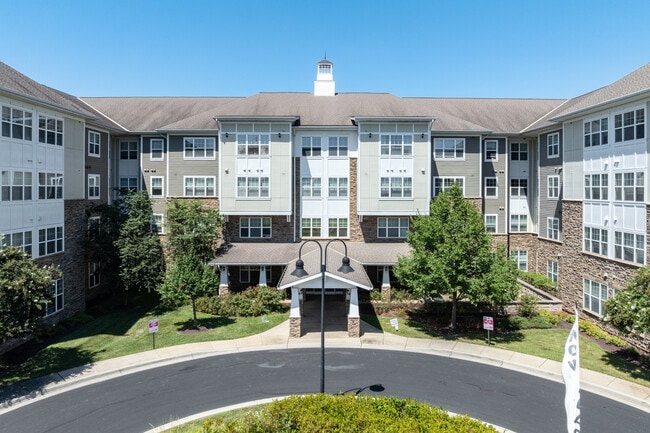 The Greens at Hammonds Lane in Brooklyn Park, MD - Building Photo - Building Photo