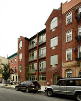 191-193 Johnson Ave in Brooklyn, NY - Building Photo