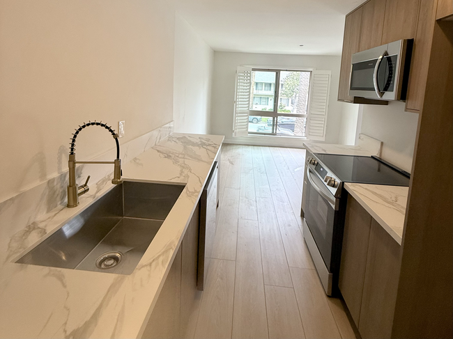 property at 647 Orange Grove Ave