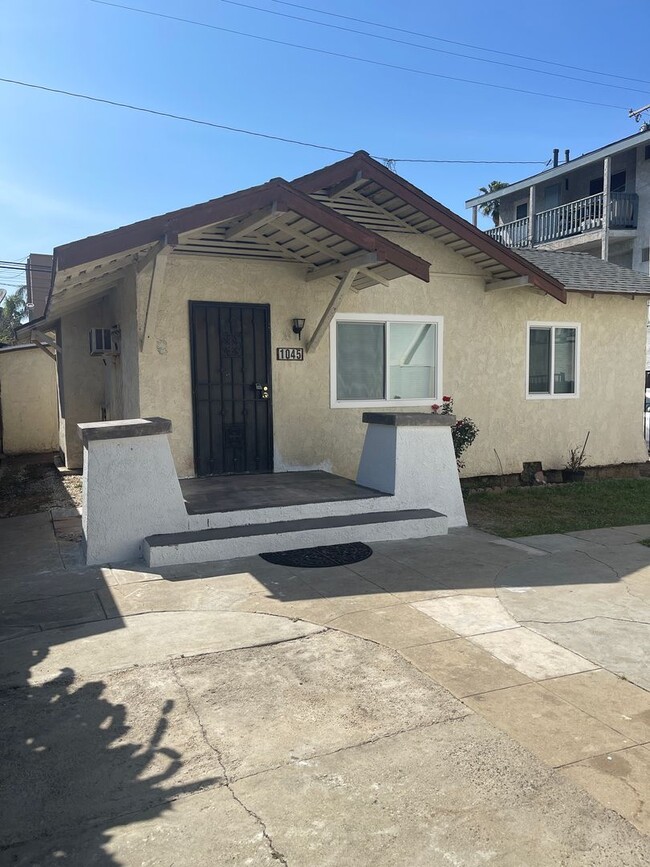 1041 Dawson Ave in Long Beach, CA - Building Photo - Building Photo