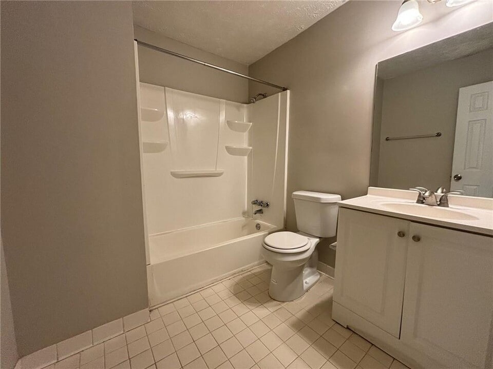 1014 Huntington Trce SE in Smyrna, GA - Building Photo