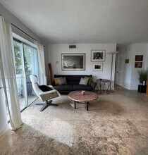 1100 11th St in Miami Beach, FL - Building Photo - Building Photo