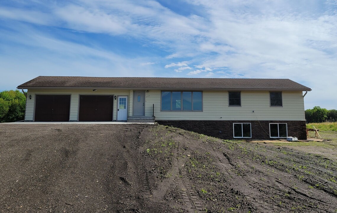 980 Coulee Trail in Roberts, WI - Building Photo