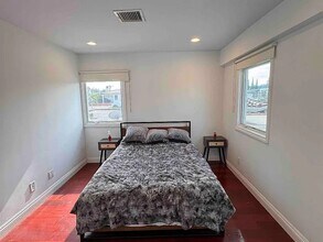 470 S Hamel Rd, Unit 1 in Los Angeles, CA - Building Photo - Building Photo