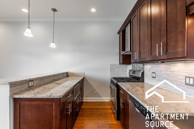 1533 W Warren Blvd, Unit 407 in Chicago, IL - Foto de edificio - Building Photo