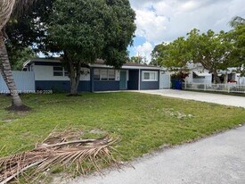 2802 SW 67th Ln in Miramar, FL - Building Photo