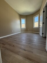24 Myrtle St, Unit 2 in New Bedford, MA - Foto de edificio - Building Photo