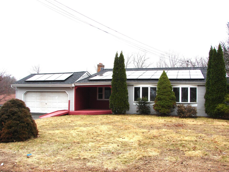 103 Martin Rd in Bristol, CT - Building Photo