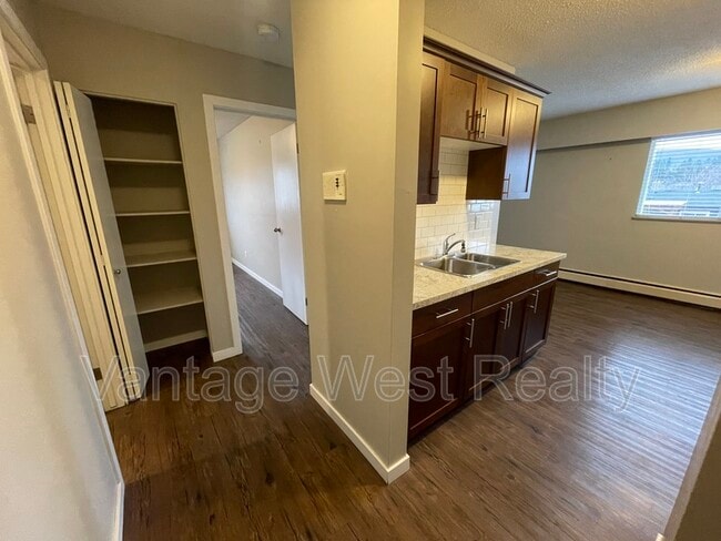 235 Husch Rd in Kelowna, BC - Building Photo - Building Photo