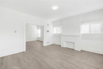 548 N Kenmore Ave in Los Angeles, CA - Building Photo - Building Photo