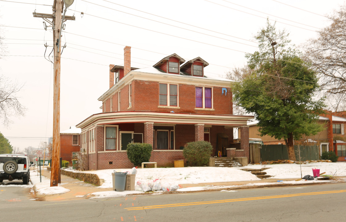 300 W 4th St in North Little Rock, AR - Building Photo