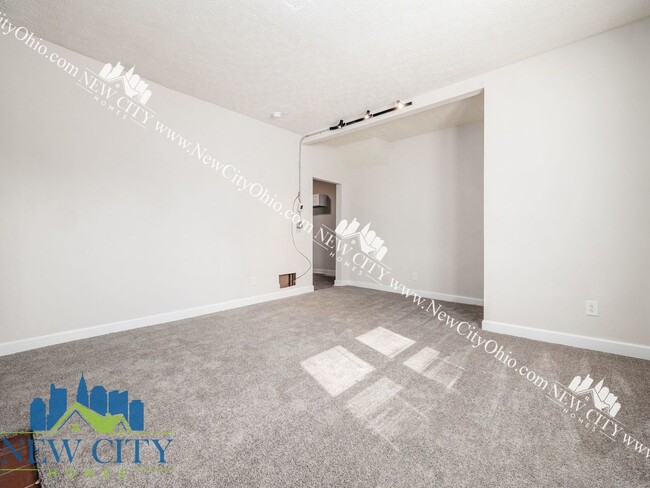 878 1/2 Sullivant Ave in Columbus, OH - Building Photo - Building Photo
