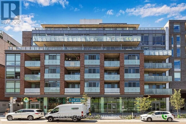 property at 8 Gladstone Ave