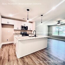 412 N Scruggs St in Gastonia, NC - Building Photo - Building Photo