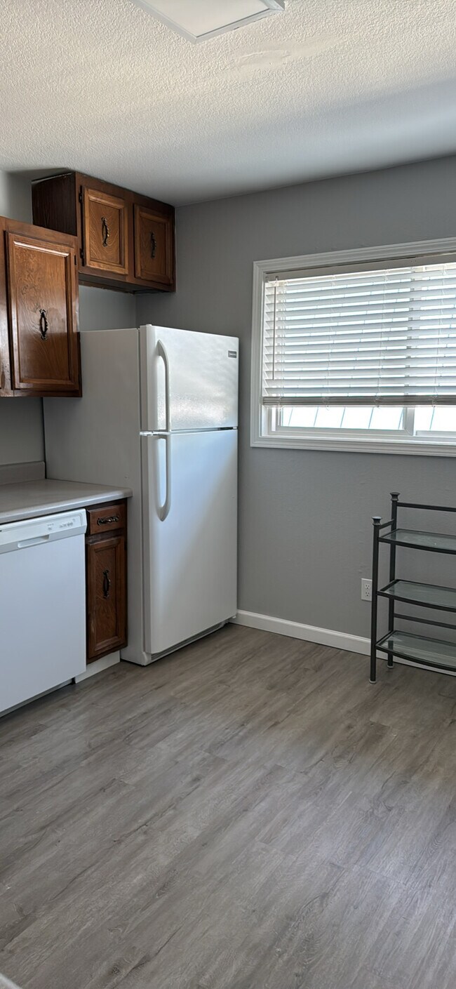 3217 Tarwater Ave, Unit 2 in Anchorage, AK - Building Photo - Building Photo